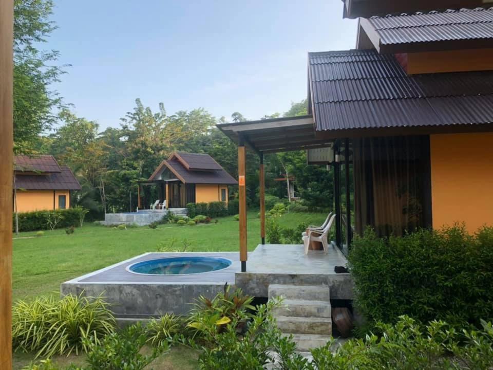 Mook Tamarind Resort Ko Mook Eksteriør bilde
